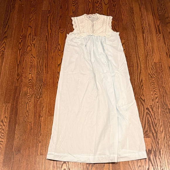 Christian Dior vintage light blue nightgown with lace design - Picture 1 of 5